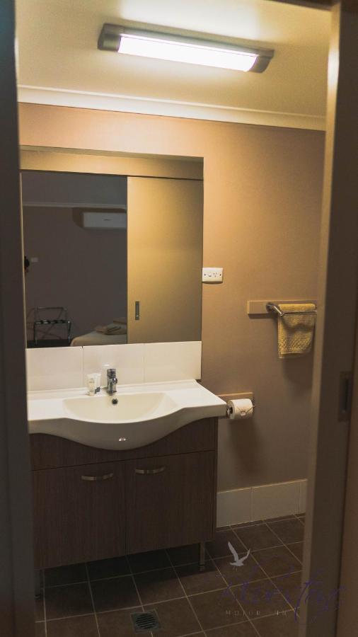 טננט קריק Bluestone Motor Inn מראה חיצוני תמונה