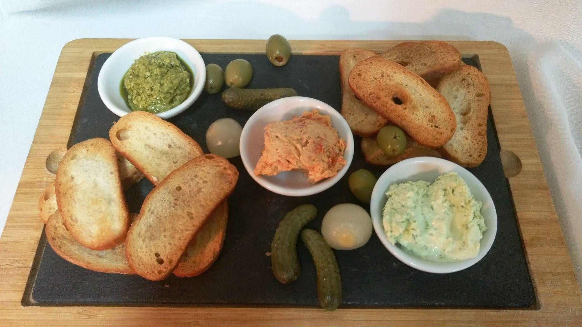 טננט קריק Bluestone Motor Inn מראה חיצוני תמונה